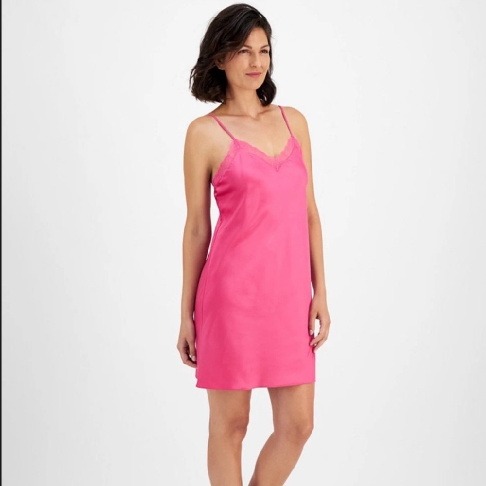 INC International divine berry Chemise